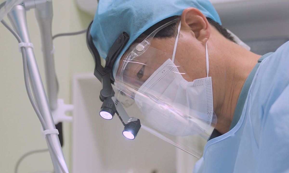 수술 중인 원장 조성진